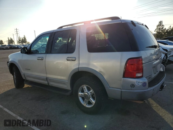 2002 Ford Explorer XLT z VIN 1FMDU63WX2UC00853, wystawiony jako Copart lot #87212814 z przebiegiem 235 622 mil mil oraz Szkoda całkowita • Salvage title. Historia ofert i sprzedaży dostępna na DreamBid. Obrazek 2.