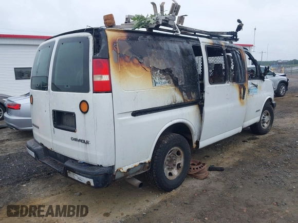 2005 Chevrolet Express Cargo z VIN 1GCGG25V951236769, wystawiony jako IAAI lot #42357911 z przebiegiem Nie podano mil oraz . Historia ofert i sprzedaży dostępna na DreamBid. Obrazek 4.