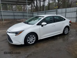 2021 Toyota Corolla LE with VIN 5YFEPMAE8MP147052, listed as a Copart auction lot 43253905 with 87,067 mi miles and Salvage Title. Bid and sale history available at carsss.com. Image 1.