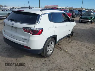 2022 Jeep Compass Latitude with VIN 3C4NJCBB7NT214335, listed as a IAAI auction lot 41683856 with 41,871 mi miles and . Bid and sale history available at carsss.com. Image 4.