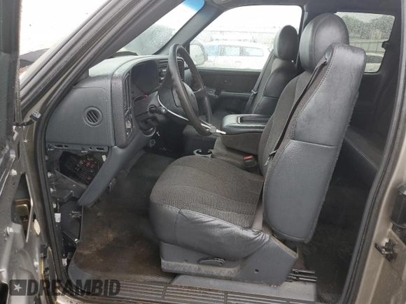 2002 Chevrolet Silverado 1500 LS with VIN 2GCEC19W321137001, listed as a Copart auction lot 57033585 with 132,877 mi miles and Clean Title. Bid and sale history available at DreamBid. Image 7.