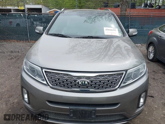 2015 Kia Sorento SX with VIN 5XYKWDA75FG553286, listed as a IAAI auction lot 42020351 with 147,572 mi miles. Bid and sale history available at carsss.com. Image 6.