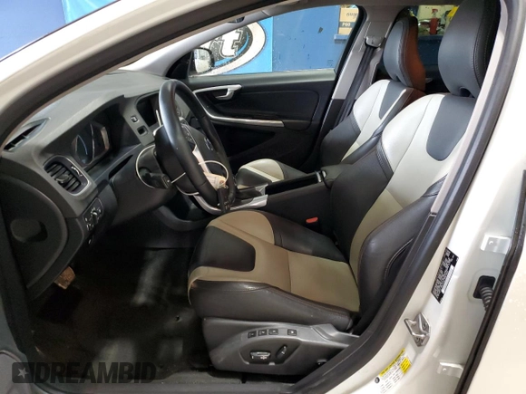 2016 Volvo V60 T5 z VIN YV4612HK8G1015369, wystawiony jako Copart lot #54868865 z przebiegiem 97 031 mil mil oraz Szkoda całkowita • Salvage title. Historia ofert i sprzedaży dostępna na DreamBid. Obrazek 7.