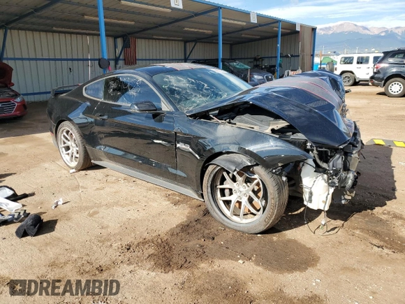 2019 Ford Mustang GT z VIN 1FA6P8CF2K5189704, wystawiony jako Copart lot #68837284 z przebiegiem Nie podano mil oraz Szkody całkowita. Historia ofert i sprzedaży dostępna na DreamBid. Obrazek 4.