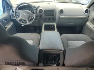 2004 Ford Expedition Special Service с VIN 1FMFU16L44LB00284, выставлен на аукционе Copart как лот 62785445 с пробегом 101 301 миль миль и Списание • Salvage title. История ставок и продаж доступна на DreamBid. Изображение 8.