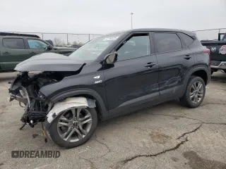 2022 Kia Seltos LX z VIN KNDEPCAA3N7248624, wystawiony jako Copart lot #52758325 z przebiegiem 51 780 mil mil oraz Szkoda całkowita • Salvage title. Historia ofert i sprzedaży dostępna na DreamBid. Obrazek 1.