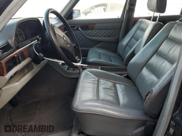 1989 Mercedes-Benz 560 with VIN WDBCA39D7KA428225, listed as a Copart auction lot 85363764 with 263,874 mi miles and Clean Title. Bid and sale history available at DreamBid. Image 7.