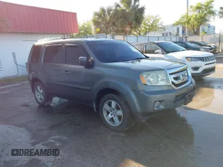 2009 Honda Pilot EX-L with VIN 5FNYF48579B014520, listed as a IAAI auction lot 41736577 with 204,704 mi miles. Bid and sale history available at carsss.com. Image 1.
