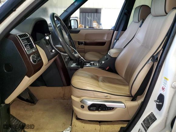 2010 Land Rover Range Rover HSE LUX with VIN SALMF1D41AA324694, listed as a Copart auction lot 71412224 with 180,984 mi miles and Clean Title. Bid and sale history available at carsss.com. Image 7.