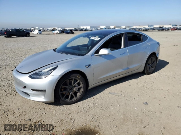 2018 Tesla Model 3 Long Range Battery z VIN 5YJ3E1EB7JF065140, wystawiony jako Copart lot #51916035 z przebiegiem 110 709 mil mil oraz Szkody całkowita. Historia ofert i sprzedaży dostępna na DreamBid. Obrazek 1.