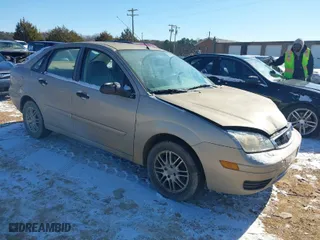 2007 Ford Focus S with VIN 1FAFP34N17W321782, listed as a IAAI auction lot 41093592 with 120,292 mi miles. Bid and sale history available at carsss.com. Image 1.
