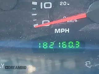 2003 Ford F-350 XL z VIN 1FTSW31P93ED31381, wystawiony jako IAAI lot #41388758 z przebiegiem 182 160 mil mil oraz . Historia ofert i sprzedaży dostępna na DreamBid. Obrazek 14.