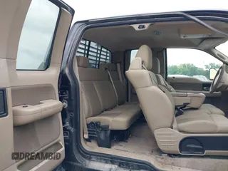 2007 Ford F-150 XLT with VIN 1FTPX14V07KC69605, listed as a IAAI auction lot 39335496 with 125,447 mi miles. Bid and sale history available at carsss.com. Image 8.