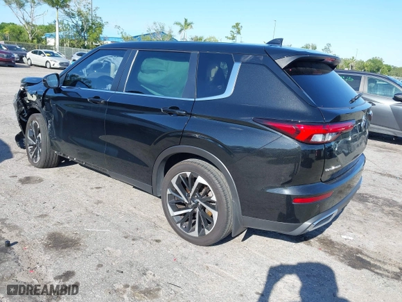 2022 Mitsubishi Outlander ES with VIN JA4J3TA82NZ073739, listed as a IAAI auction lot 41901335 with 82,012 mi miles. Bid and sale history available at carsss.com. Image 3.