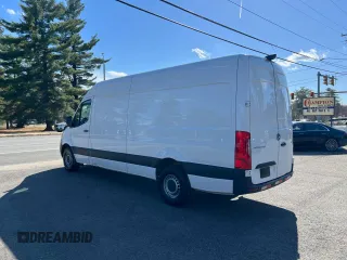 2024 Mercedes-Benz Sprinter Cargo with VIN W1Y4NCHY1RT162385, listed as a Copart auction lot 54617685 with 200,519 mi miles and Clean Title. Bid and sale history available at carsss.com. Image 3.