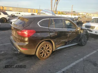 2022 BMW X1 sDrive28i with VIN WBXJG7C07N5U58359, listed as a Copart auction lot 86908624 with 34,557 mi miles and Salvage Title. Bid and sale history available at carsss.com. Image 3.