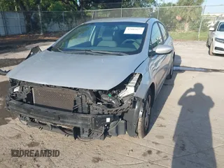 2017 Kia Forte LX z VIN 3KPFK4A71HE085778, wystawiony jako IAAI lot #42009127 z przebiegiem 130 014 mil mil oraz . Historia ofert i sprzedaży dostępna na DreamBid. Obrazek 2.