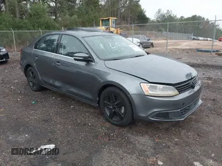 2013 Volkswagen Jetta TDI w/Premium/Nav с VIN 3VWLL7AJ5DM406229, выставлен на аукционе IAAI как лот 40844363 с пробегом 180 058 миль миль и . История ставок и продаж доступна на DreamBid. Изображение 1.