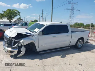 2022 Ram 1500 Big Horn z VIN 1C6RRFMG2NN430198, wystawiony jako IAAI lot #41944132 z przebiegiem 54 479 mil mil oraz . Historia ofert i sprzedaży dostępna na DreamBid. Obrazek 15.