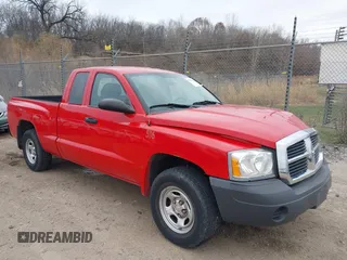 2007 Dodge Dakota ST with VIN 1D7HW22K57S242864, listed as a IAAI auction lot 40887281 with 139,160 mi miles. Bid and sale history available at carsss.com. Image 1.