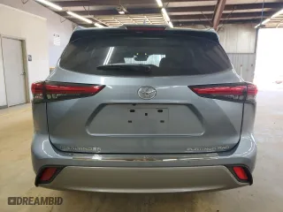 2022 Toyota Highlander Platinum with VIN 5TDFZRBH5NS255058, listed as a Copart auction lot 49701335 with 22,770 mi miles and Salvage Title. Bid and sale history available at carsss.com. Image 6.