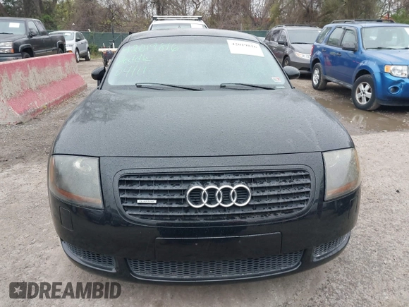 2001 Audi TT with VIN TRUWT28N911018897, listed as a IAAI auction lot 42019816 with 142,595 mi miles. Bid and sale history available at carsss.com. Image 6.