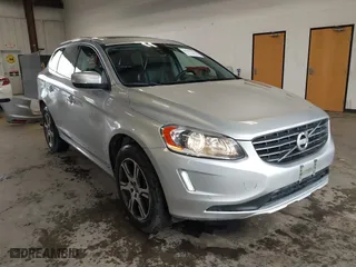 2014 Volvo XC60 3.0L R-Design Premier Plus with VIN YV4902DZ1E2555687, listed as a IAAI auction lot 41855015 with 83,297 mi miles. Bid and sale history available at carsss.com. Image 1.