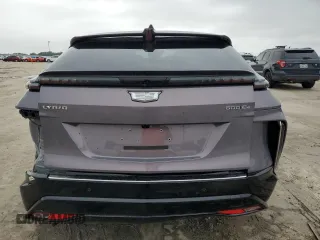 2025 Cadillac LYRIQ Sport z VIN 1GYKPTRL2SZ303874, wystawiony jako Copart lot #55592315 z przebiegiem 447 mil mil oraz Szkody całkowita. Historia ofert i sprzedaży dostępna na DreamBid. Obrazek 6.