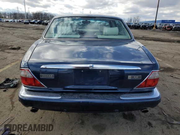 2003 Jaguar XJ 8 z VIN SAJDA14C13LF51313, wystawiony jako Copart lot #42750105 z przebiegiem Nie podano mil oraz Czysty tytuł • Clean title. Historia ofert i sprzedaży dostępna na DreamBid. Obrazek 6.