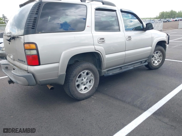2005 Chevrolet Tahoe LT with VIN 1GNEK13TX5R179282, listed as a IAAI auction lot 42006441 with 245,118 mi miles. Bid and sale history available at carsss.com. Image 4.