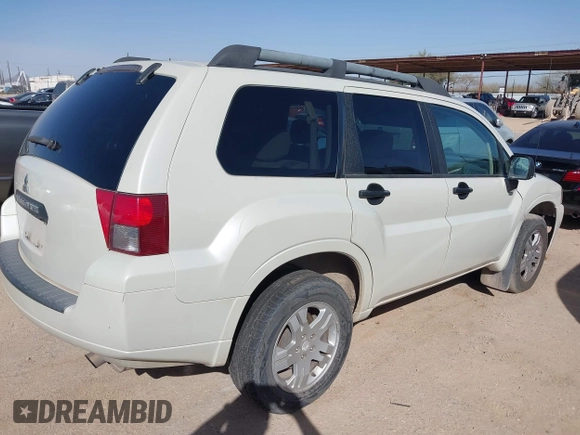 2008 Mitsubishi Endeavor LS with VIN 4A4MN21S28E043499, listed as a IAAI auction lot 41671486 with 194,885 mi miles. Bid and sale history available at carsss.com. Image 4.