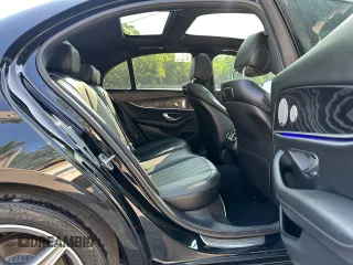 2019 Mercedes-Benz E 300 with VIN WDDZF4KB0KA511559, listed as a Copart auction lot 60793575 with 66,347 mi miles and Clean title. Bid and sale history available at DreamBid. Image 7.