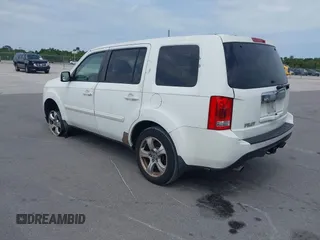 2013 Honda Pilot EX-L with VIN 5FNYF3H55DB013160, listed as a IAAI auction lot 42093991 with 235,443 mi miles. Bid and sale history available at carsss.com. Image 3.