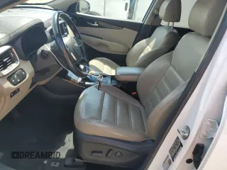 2019 Kia Sorento EX z VIN 5XYPH4A59KG454740, wystawiony jako Copart lot #52552275 z przebiegiem 130 114 mil mil oraz Czysty tytuł • Clean title. Historia ofert i sprzedaży dostępna na DreamBid. Obrazek 7.