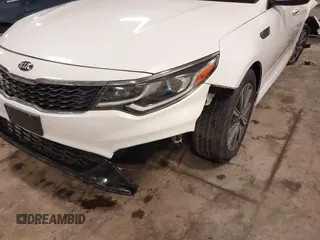 2019 Kia Optima LX with VIN 5XXGT4L38KG369502, listed as a IAAI auction lot 39820086 with 117,802 mi miles. Bid and sale history available at carsss.com. Image 21.