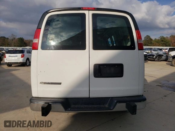 2018 Chevrolet Express Cargo Van with VIN 1GCWGAFG6J1904771, listed as a Copart auction lot 43149055 with 288,899 mi miles and Clean Title. Bid and sale history available at carsss.com. Image 6.