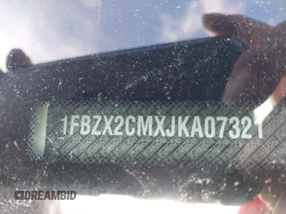 2018 Ford Transit Passenger XL z VIN 1FBZX2CMXJKA07321, wystawiony jako IAAI lot #41373858 z przebiegiem 197 135 mil mil oraz . Historia ofert i sprzedaży dostępna na DreamBid. Obrazek 9.