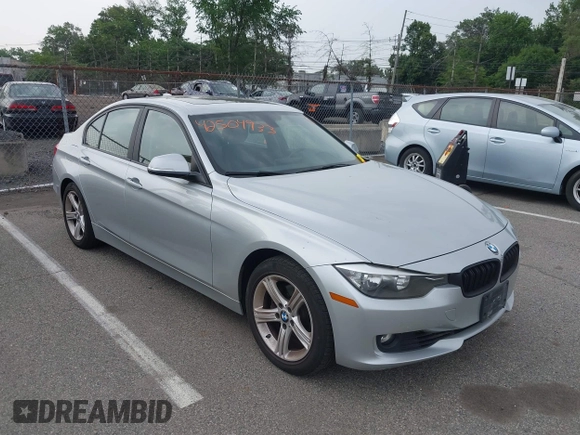 2013 BMW 3 Series 328i xDrive с VIN WBA3B5C56DF596873, выставлен на аукционе IAAI как лот 42504933 с пробегом 113 918 миль миль и . История ставок и продаж доступна на DreamBid. Изображение 1.