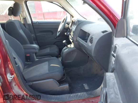 2017 Jeep Patriot Sport z VIN 1C4NJPBA4HD209814, wystawiony jako IAAI lot #41581964 z przebiegiem 56 398 mil mil oraz . Historia ofert i sprzedaży dostępna na DreamBid. Obrazek 5.