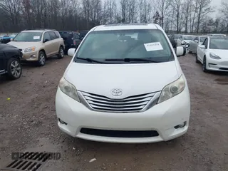 2011 Toyota Sienna XLE with VIN 5TDDK3DC8BS010051, listed as a IAAI auction lot 41405424 with 293,348 mi miles. Bid and sale history available at carsss.com. Image 12.