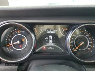 2022 Jeep Gladiator Willys with VIN 1C6HJTAG8NL150240, listed as a Copart auction lot 45631715 with 14,170 mi miles and Salvage title. Bid and sale history available at DreamBid. Image 9.