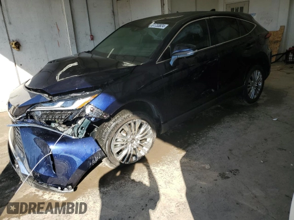 2024 Toyota Venza LE with VIN JTEAAAAH3RJ154278, listed as a Copart auction lot 61733824 with 13,398 mi miles and Salvage Title. Bid and sale history available at carsss.com. Image 1.