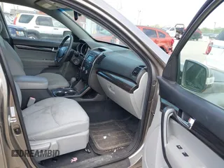 2011 Kia Sorento LX with VIN 5XYKTDA15BG178563, listed as a IAAI auction lot 42259714 with 174,268 mi miles and . Bid and sale history available at DreamBid. Image 5.