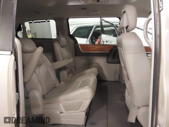 2010 Chrysler Town & Country Limited with VIN 2A4RR7DX5AR386462, listed as a IAAI auction lot 41781713 with 183,091 mi miles and . Bid and sale history available at carsss.com. Image 8.