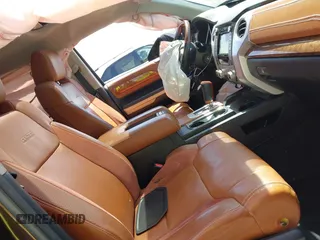 2018 Toyota Tundra SR5 z VIN 5TFAW5F18JX699080, wystawiony jako IAAI lot #42242945 z przebiegiem Nie podano mil oraz . Historia ofert i sprzedaży dostępna na DreamBid. Obrazek 5.