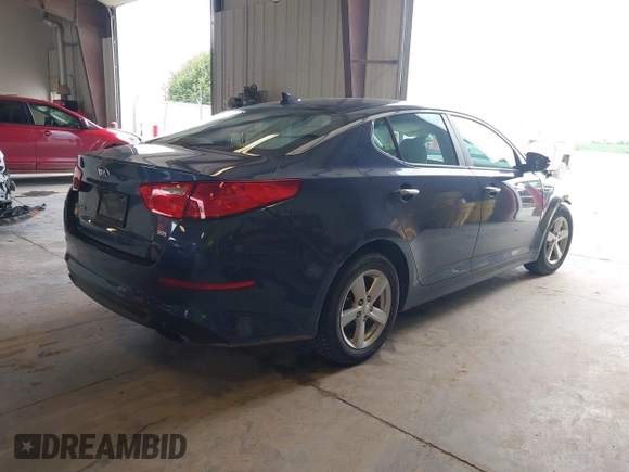 2015 Kia Optima LX z VIN 5XXGM4A77FG483662, wystawiony jako IAAI lot #42602173 z przebiegiem 81 971 mil mil oraz . Historia ofert i sprzedaży dostępna na DreamBid. Obrazek 4.