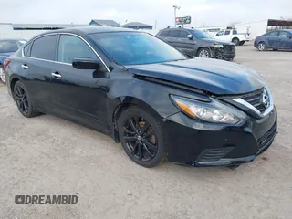 2017 Nissan Altima SV with VIN 1N4AL3AP5HC167723, listed as a IAAI auction lot 41500427 with 113,174 mi miles and . Bid and sale history available at carsss.com. Image 1.