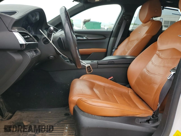 2017 Cadillac CT6 Luxury AWD z VIN 1G6KD5RS7HU193379, wystawiony jako Copart lot #55052525 z przebiegiem 114 530 mil mil oraz Szkoda całkowita • Salvage title. Historia ofert i sprzedaży dostępna na DreamBid. Obrazek 7.