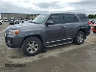 2012 Toyota 4Runner SR5 z VIN JTEZU5JR5C5036372, wystawiony jako Copart lot #55614575 z przebiegiem 461 780 mil mil oraz Czysty tytuł • Clean title. Historia ofert i sprzedaży dostępna na DreamBid. Obrazek 1.