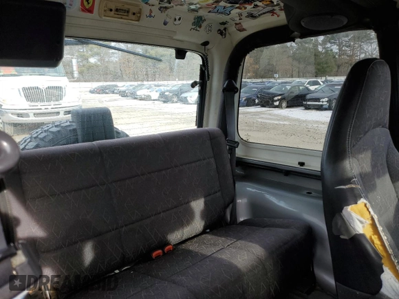 2001 Jeep Wrangler SE with VIN 1J4FA29P81P376340, listed as a Copart auction lot 88975565 with 164,257 mi miles and Clean Title. Bid and sale history available at carsss.com. Image 10.